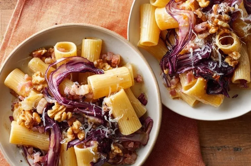 Rigatoni with Red Cabbage, Bacon & Walnuts
