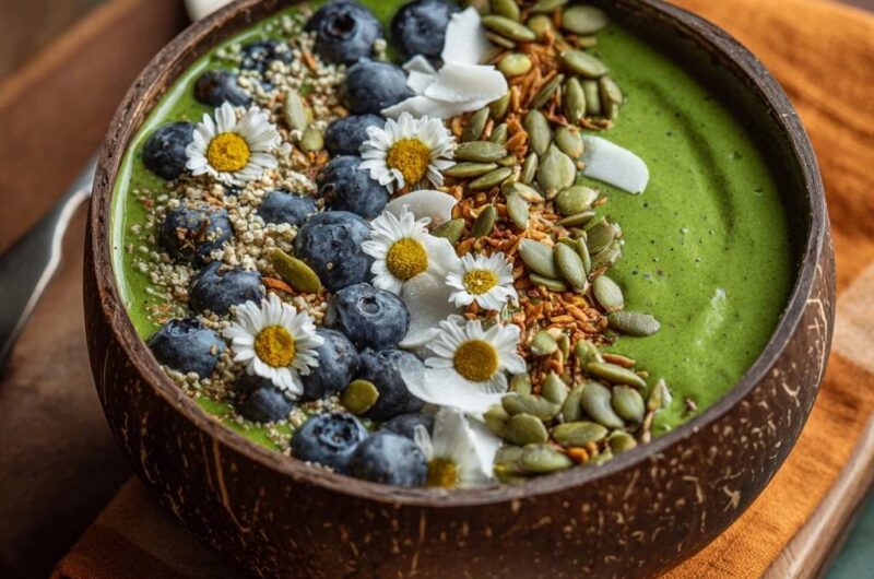 Creamy Spirulina Smoothie Bowl
