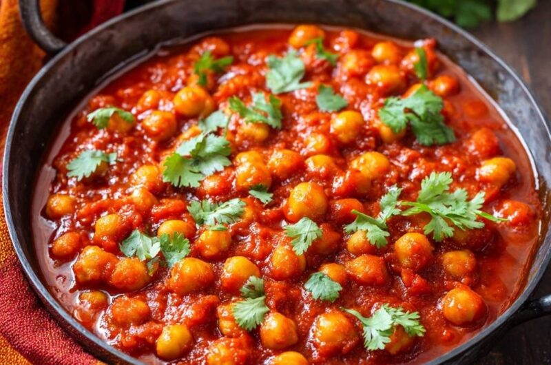 Rich Tomato Chickpea Curry